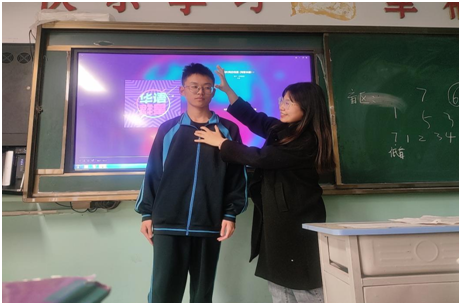 3指导学生感受声音的腔体共鸣.png